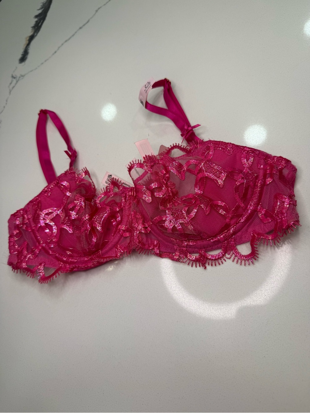 NWT Victoria's Secret Dream Angels Wicked Shimmer Heart Embroidery Bra 32B Pink